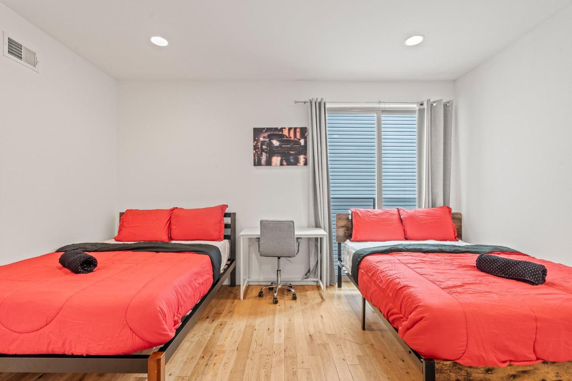 Fancy 4 Bedroom W Hottub * Philadelphia